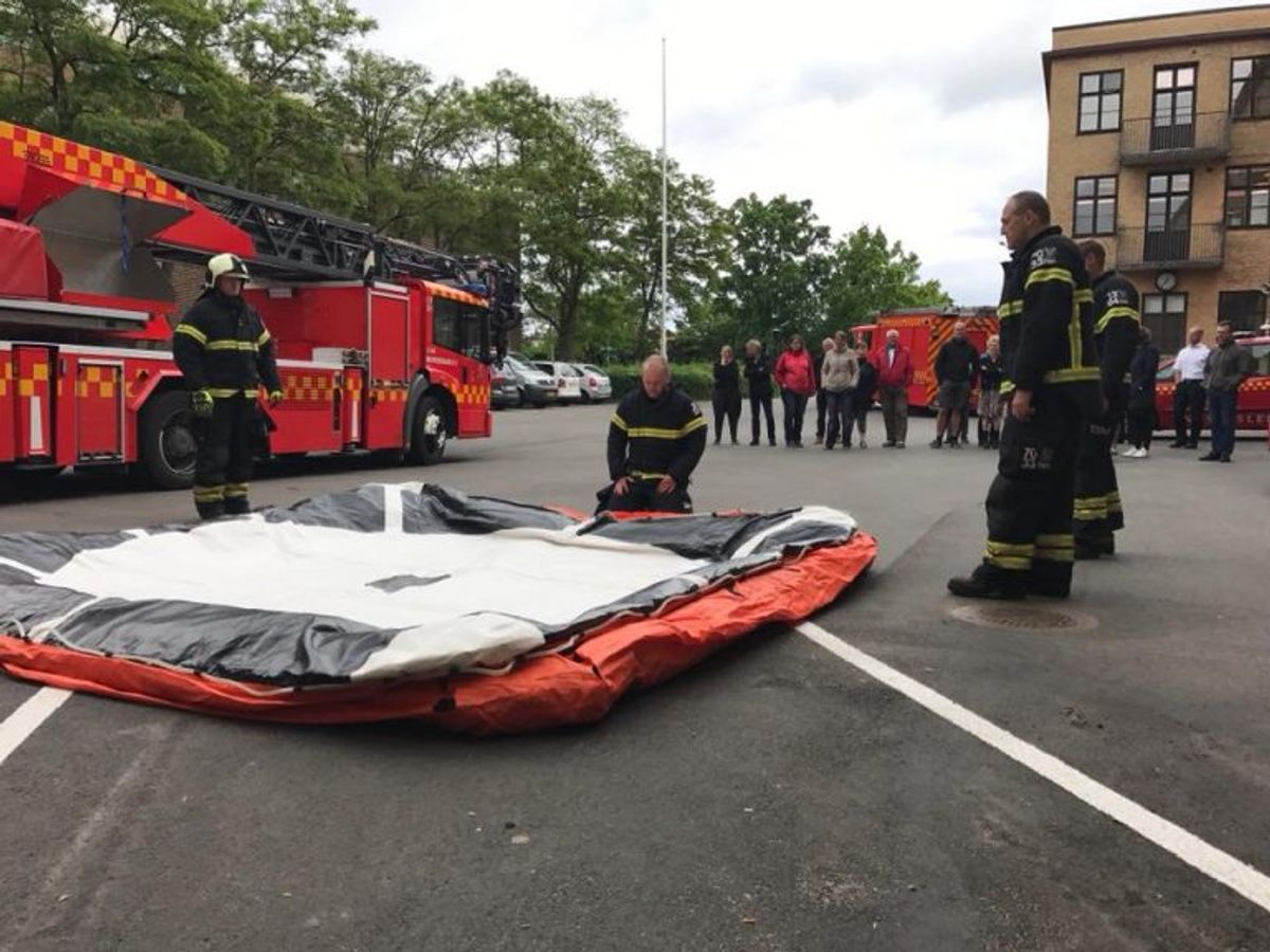 Springepuden inden den fyldes med trykluft. Foto: Beredskab Øst.