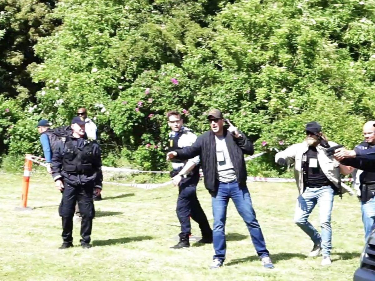 Fredag affyrede politiet mod en mand. Men hvilke regler gælder før politiet affyrer skud. KLIK VIDERE OG SE REGLERNE. Foto: Presse-foto.dk/Scanpix 2020