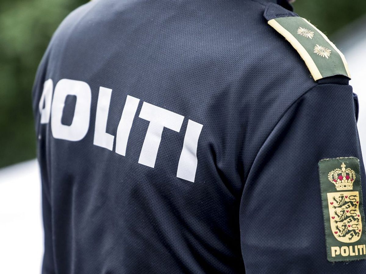 Det gælder, medmindre der ikke skønnes at være risiko for, at den pågældende på ny vil gøre sig skyldig i et sådant angreb: Hvis der er nærliggende fare for, at udenforstående kan blive ramt, må der kun skydes i yderste nødstilfælde. Kilde: Retsinformation Foto: Mads Claus Rasmussen/Ritzau Scanpix