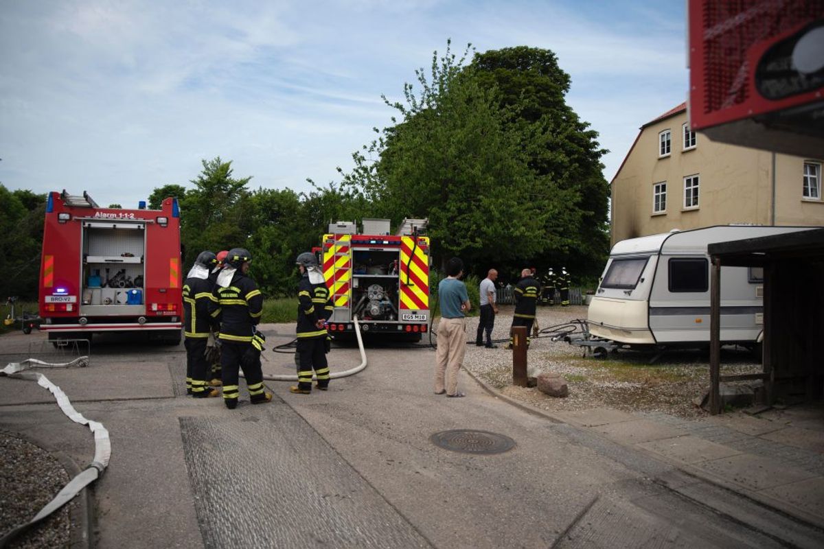 Branden blev anmeldt klokken 15.26 onsdag. Den blev hurtigt slukket. KLIK for flere billeder. Foto: Presse-fotos.dk