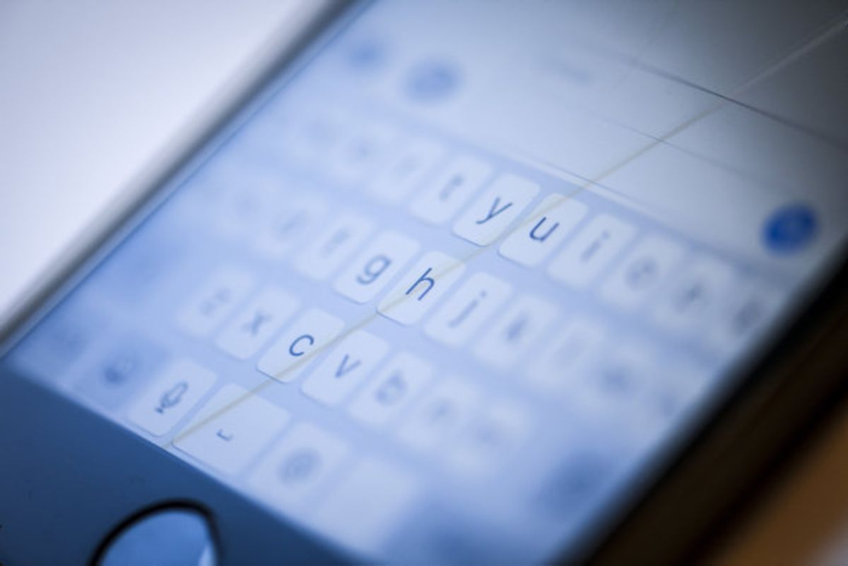 Flere borgere har anmeldt, at de har modtaget beskeder, der ser ud, som om de er sendt fra henholdsvis NemID og Statens Serum Institut. I sms’erne bliver folk opfordret til at sende et billede af deres NemID. Men det skal man ikke, advarer politiet, som oplyser, at der er tale om svindel. (Arkivfoto). Foto: Mads Claus Rasmussen/Scanpix