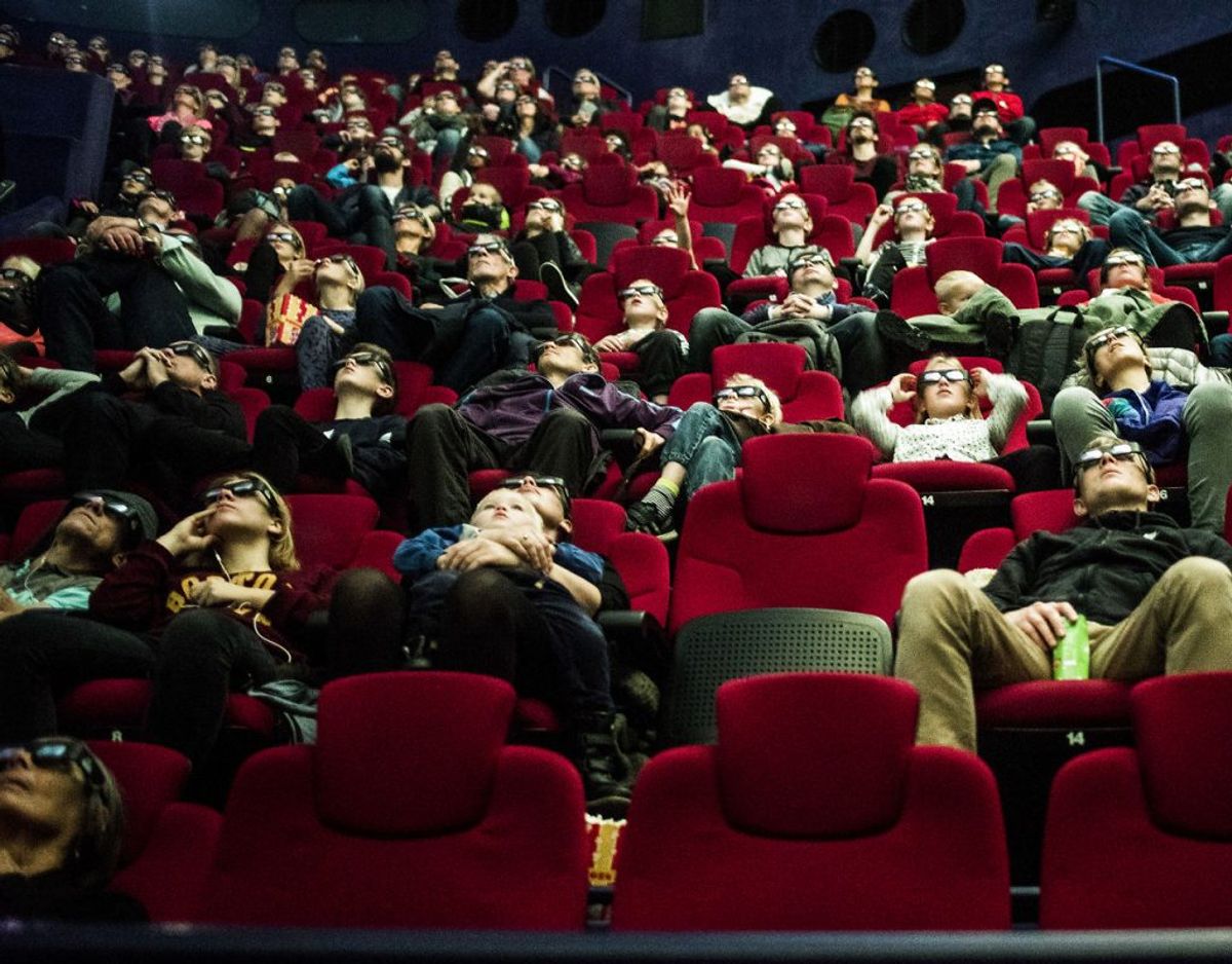 Der må maksimalt være 500 personer i hver enkelt sal eller det enkelte udendørs arrangement. Kulturarrangementer med siddende publikum er altså undtaget forsamlingsforbuddet på mere end ti personer. Foto: Scanpix