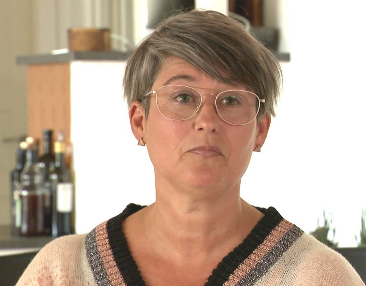 Jane Hoggins har i over tre år levet med følgerne af en hjernerystelse. Nu kan der være hjælp på vej til folk som hende. KLIK VIDERE OG SE MYTER OM HJERNERYSTELSER, DU IKKE SKAL TRO PÅ. Foto: TV2 Østjylland/