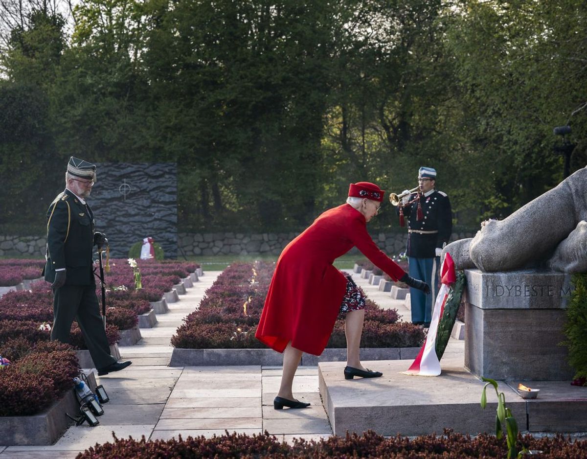 Kongehuseksperten mener, at de royale kun deltager i de arrangementer, der overholder myndighedernes retningslinjer, ligesom 75-års fejringen af befrielsen i Mindelunden. Foto: Ida Marie Odgaard/Ritzau Scanpix