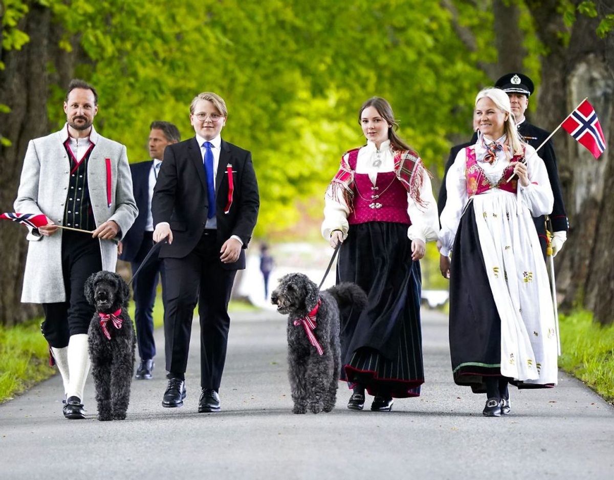 Den norske kongefamilie trodsede coronakrisen og fejrede den norske nationaldag den 17. maj 2020. Foto: Lise Åserud / NTB scanpix
