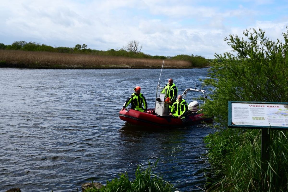 Lørdag fandt der en massiv eftersøgning af en ung kvinde sted i Randers. KLIK FOR FLERE BILLEDER FRA STEDET- SAMT FOR AT SE ET BILLEDE AF DEN FORSVUNDNE KVINDE. Foto: Øxenholt Foto.