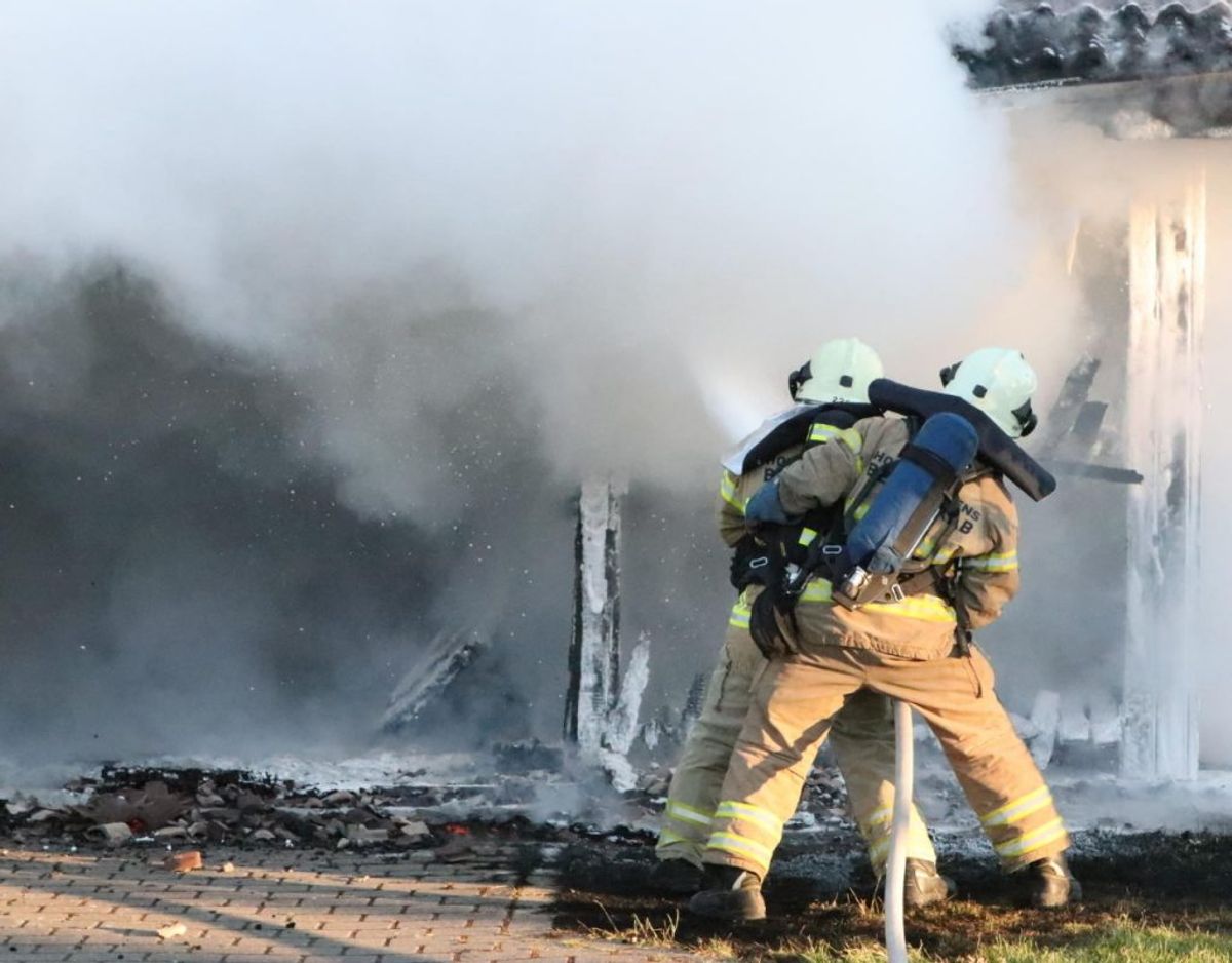 Branden blev slukket i løbet af en times tid. Foto: Presse-fotos.dk.
