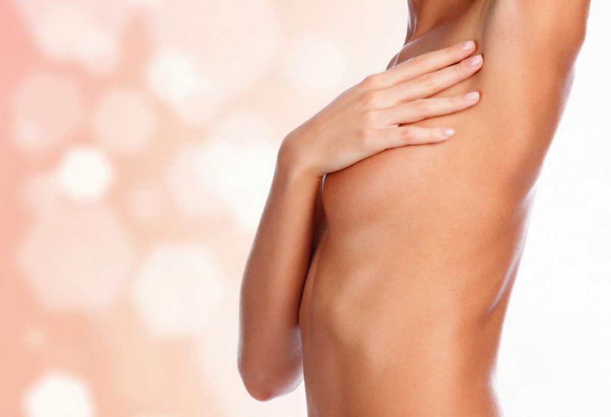 Hævede lymfeknuder i armhulen kan være det første tegn på en kræftknude i brystet. Kilde: Kræftens Bekæmpelse. Arkivfoto.