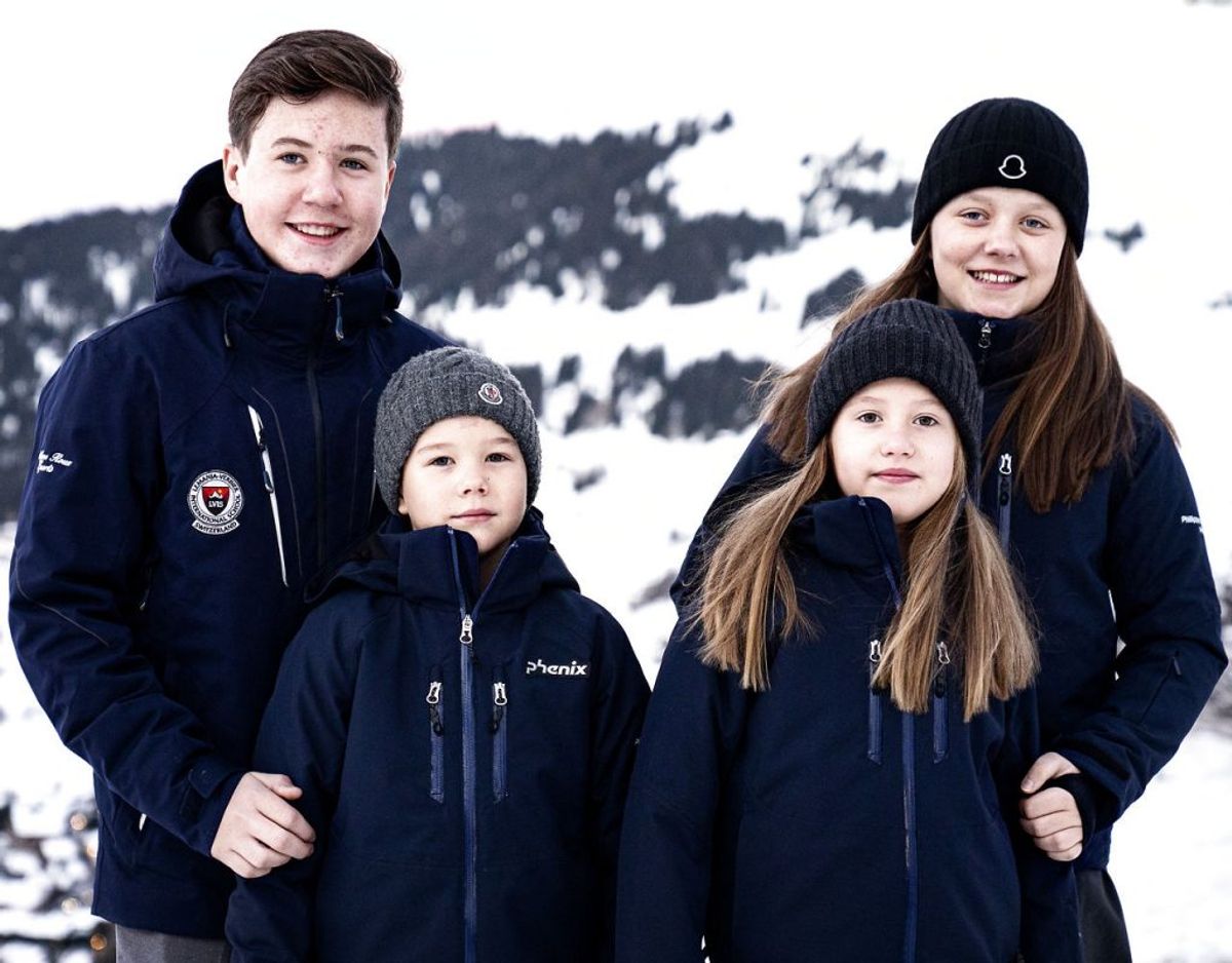 Det var hurtigt den ældste – prins Christian – der tog ordet og fortalte, hvad børnene ser mest frem til ved skoleopholdet i Schweiz. Foto: Ida Guldbæk Arentsen/Ritzau Scanpix