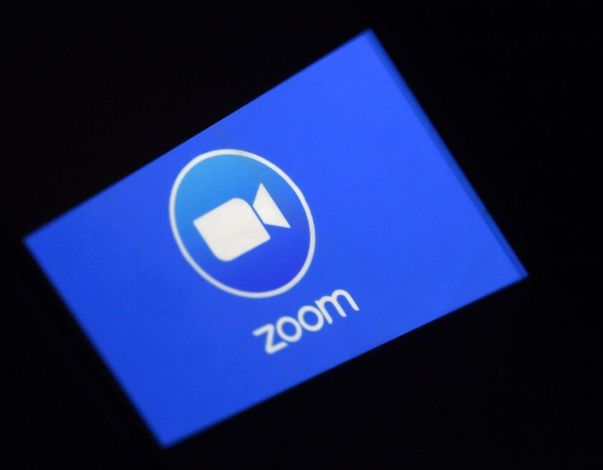 Videokonference-tjenesten Zoom har oplevet et stormløb af nye brugere og har i kølvandet fået spandevis af kritik for lemfældig omgang med it-sikkerhed. Klik videre og få dansk eksperts råd til brugen. Foto: Scanpix