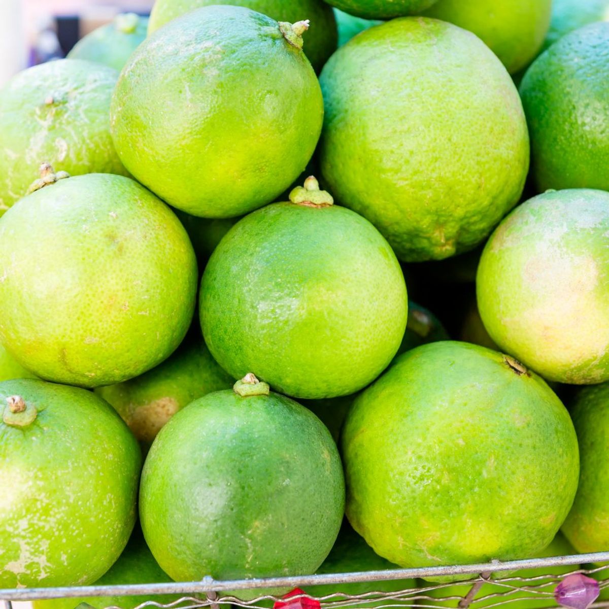 Lime er blandt de (måske) overraskende ting, du ikke må have med hjem. KLIK FOR AT SE FLERE.
