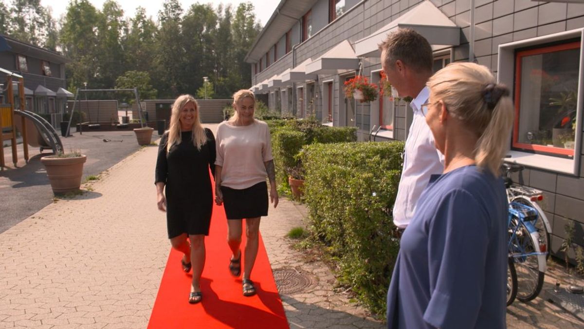 Det er uden for kameraets søgelys lykkes eksperterne at barbere 321.000 kroner af gælden. Foto: TV3