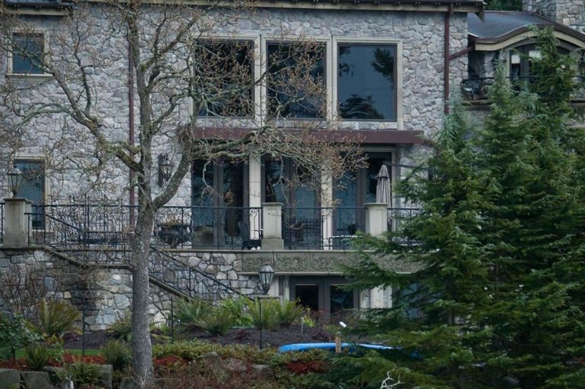 Parret bor for tiden i et stort hus ud til vandet i Canada. Foto: Mark Goodnow/AFP/Scanpix.