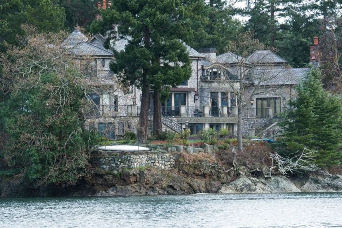 Parret bor for tiden i et stort hus ud til vandet i Canada. Foto: Mark Goodnow/AFP/Scanpix.
