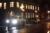 Politiet efterlyser to mænd efter røveri