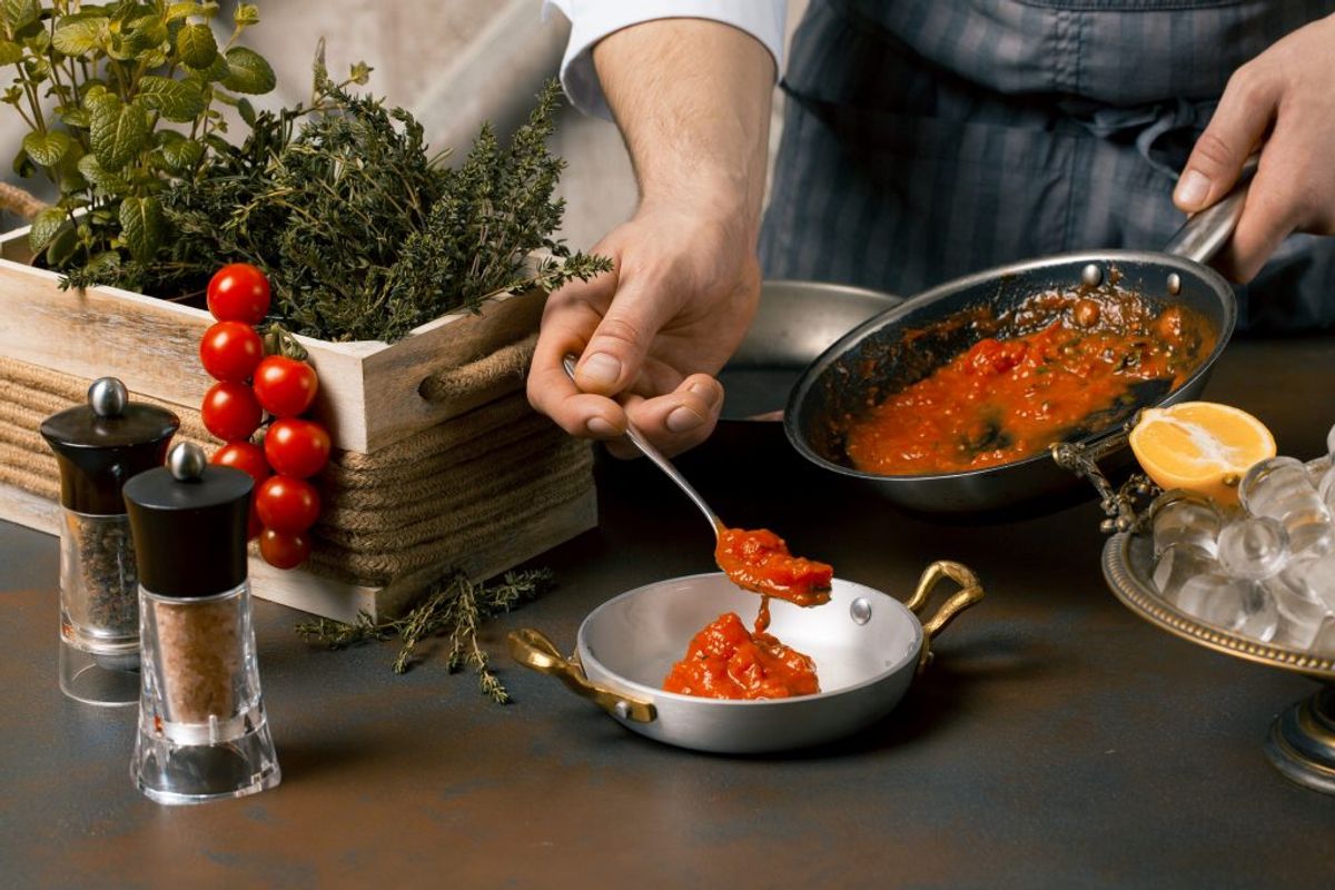 Tomatsovs kan være med til at give misfarvninger til dit blendermix. Det er bedre at tilsætte tomatsovsen senere. Kilde: Reader’s Digest. Arkivfoto.