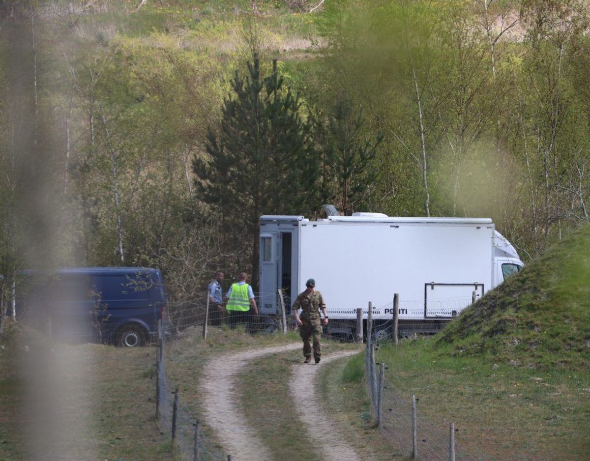 Området er afspærret. Politiet arbejder. Foto: Presse-fotos.dk.