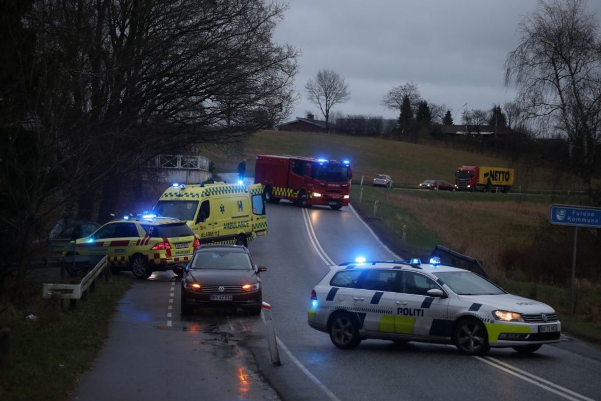En 34-årig mand er død efter en soloulykke lørdag. KLIK FOR FLERE BILLEDER. Foto: Presse-fotos.dk