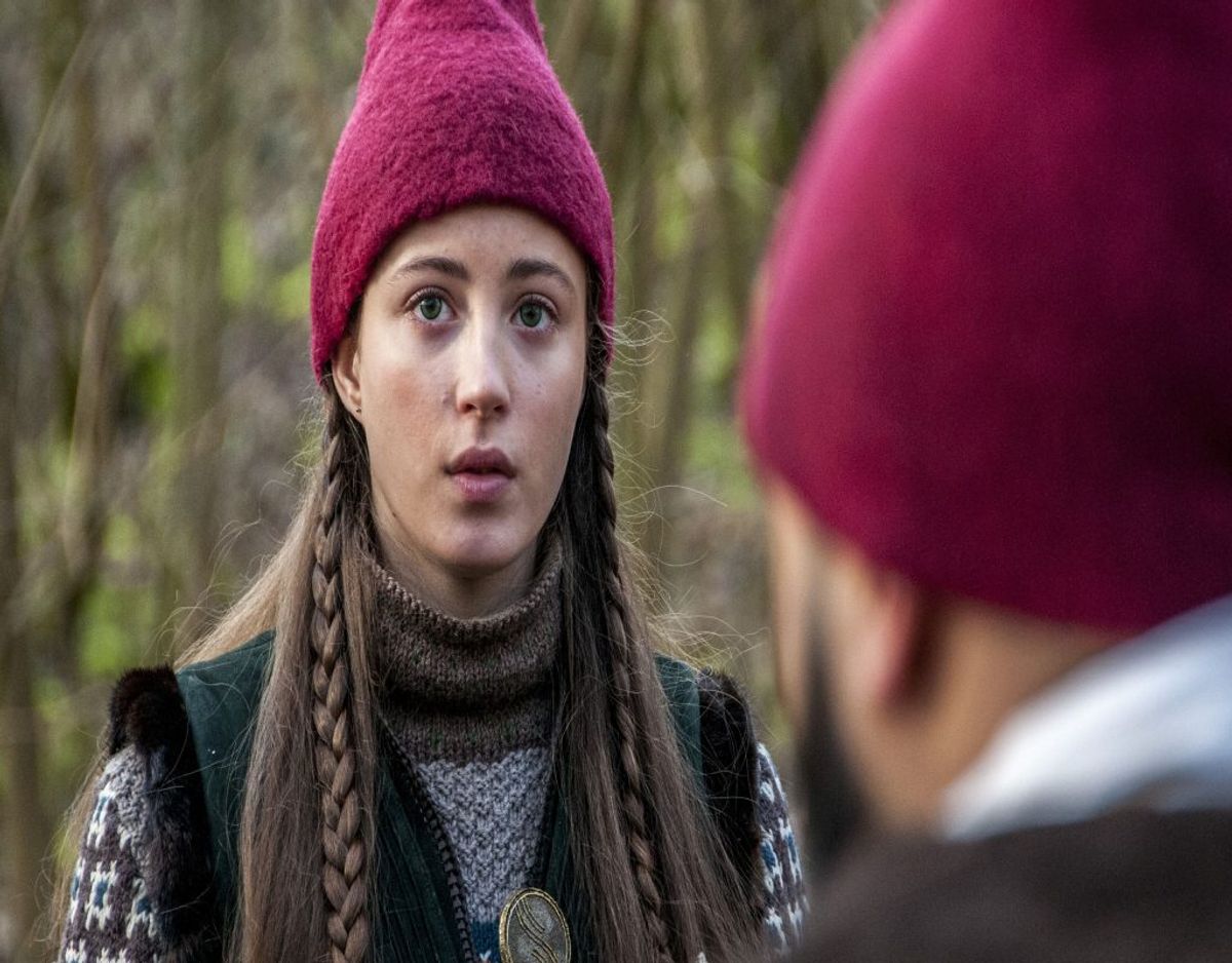 Ligesom Tinka er Josephine Chavarria Højbjerg også vokset op siden 2017, hvor den første julekalender Tinkas Juleeventyr blev sendt. Foto: TV 2/ Sille Sterli
