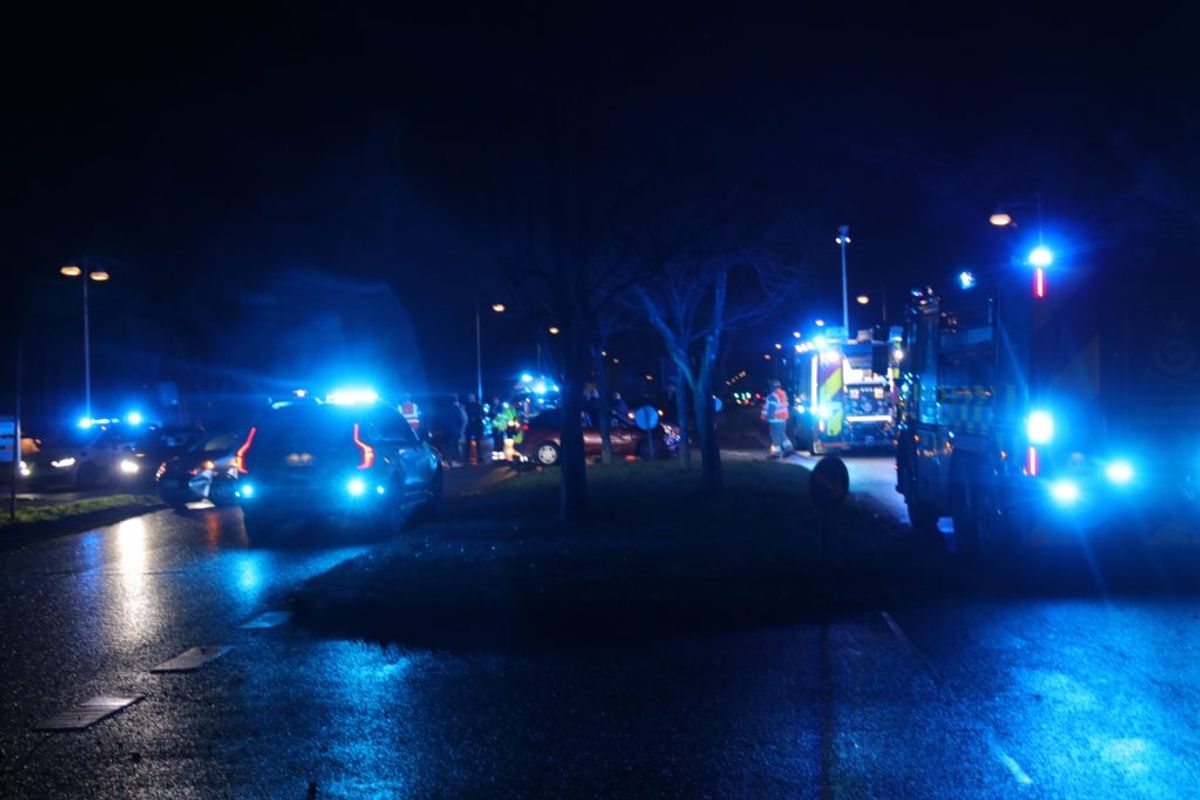 Mindst tre ambulancer til stede. KLIK FOR FLERE BILLEDER. Foto: Presse-fotos.dk