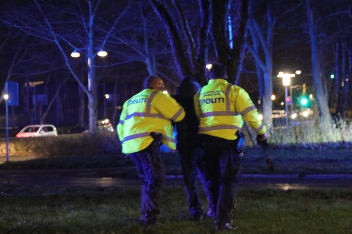 Mindst tre ambulancer til stede. KLIK FOR FLERE BILLEDER. Foto: Presse-fotos.dk