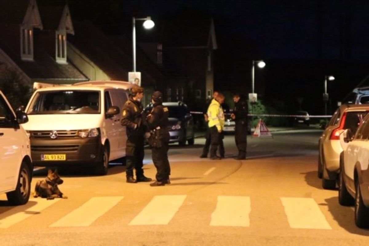 En mand er fundet død. KLIK VIDERE OG SE FLERE BILLEDER. Foto: Presse-fotos.dk