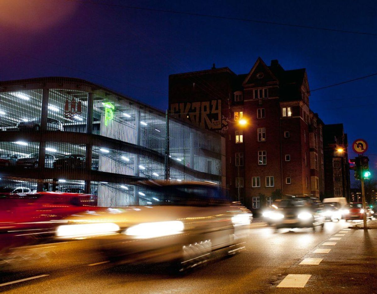 Tjek, at bilen lygter er korrekt indstillet. Kilde: FDM. Foto: Linda Kastrup/Scanpix