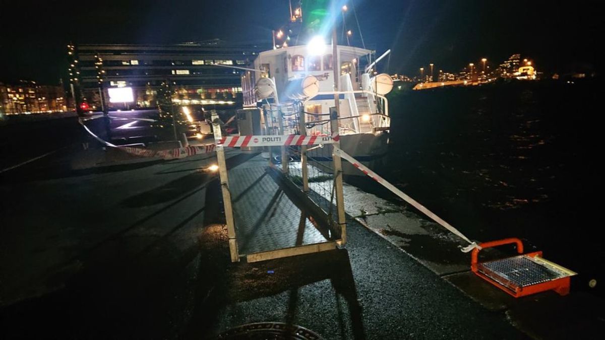 Tre personer faldt tirsdag aften i vandet i Aarhus Havn. KLIK og se mere. Foto: Øxenholt Foto.