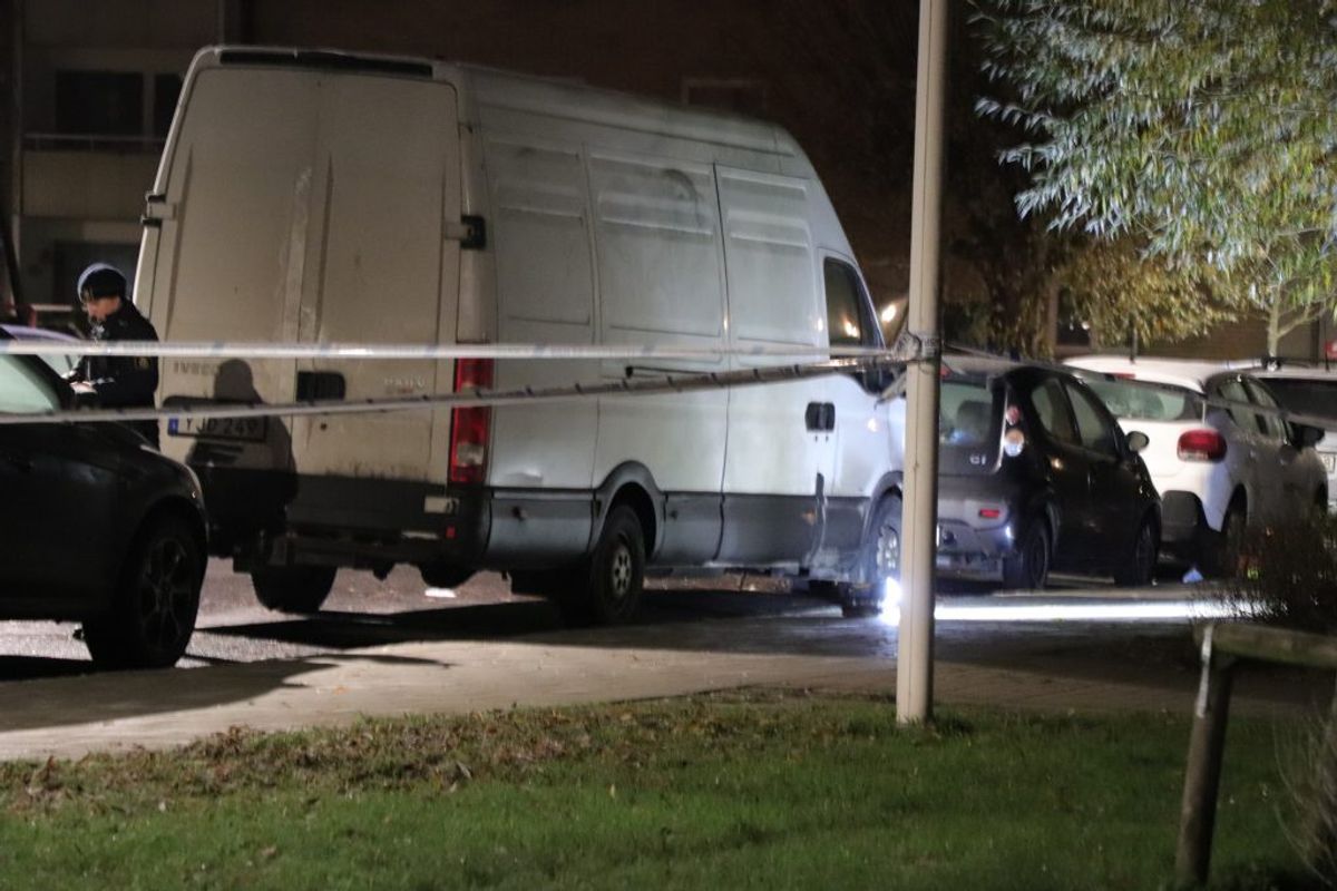 Politiet var massivt til stede efter skyderiet. KLIK VIDERE FOR FLERE BILLEDER. Foto: Presse-fotos.dk