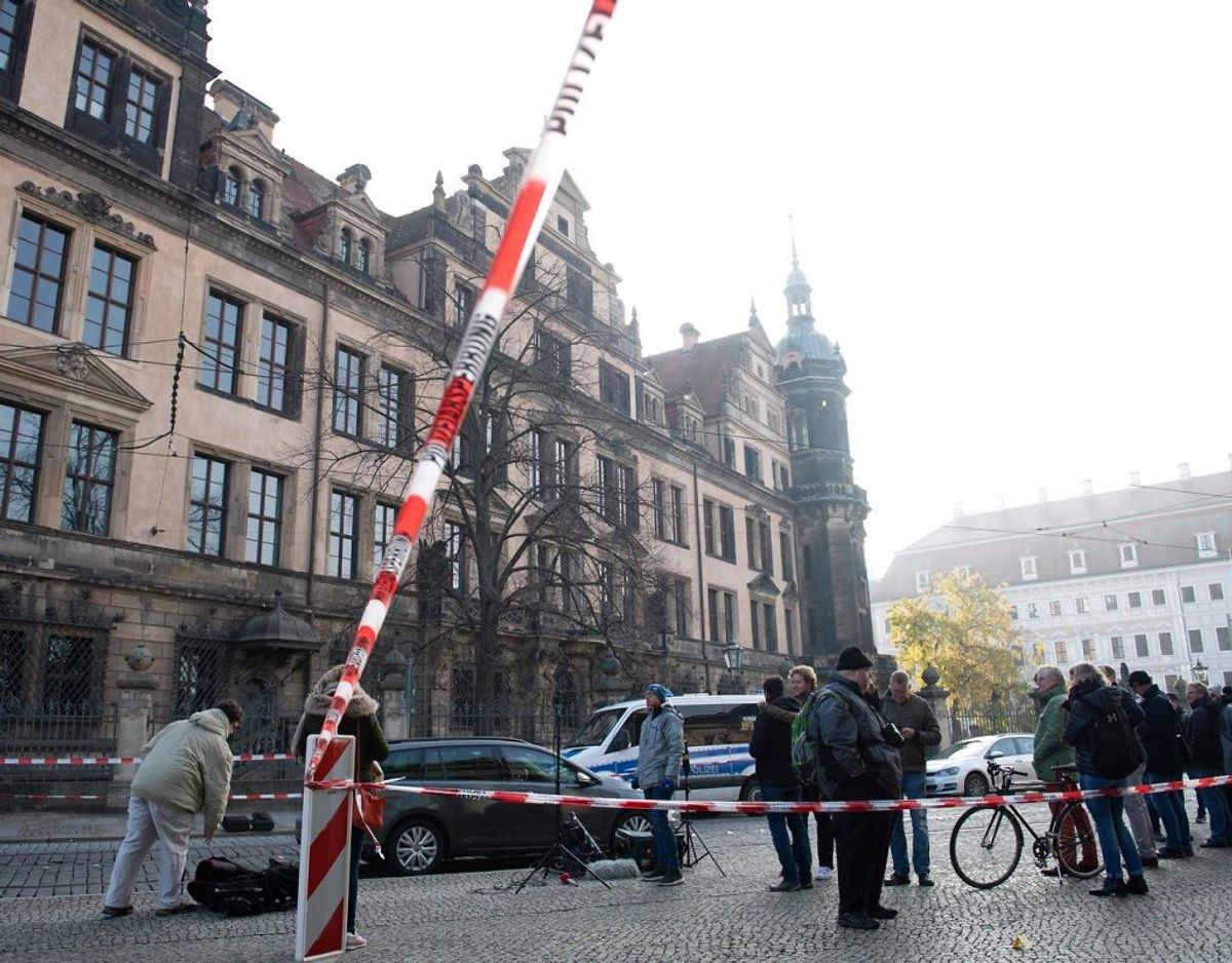 Mandag er Grüne Gewölbe, der er en del af et større kunstmuseum i Dresden blevet røvet for værdier svarende til en milliard euro. Gerningsmændene er på flugt. Foto: Scanpix