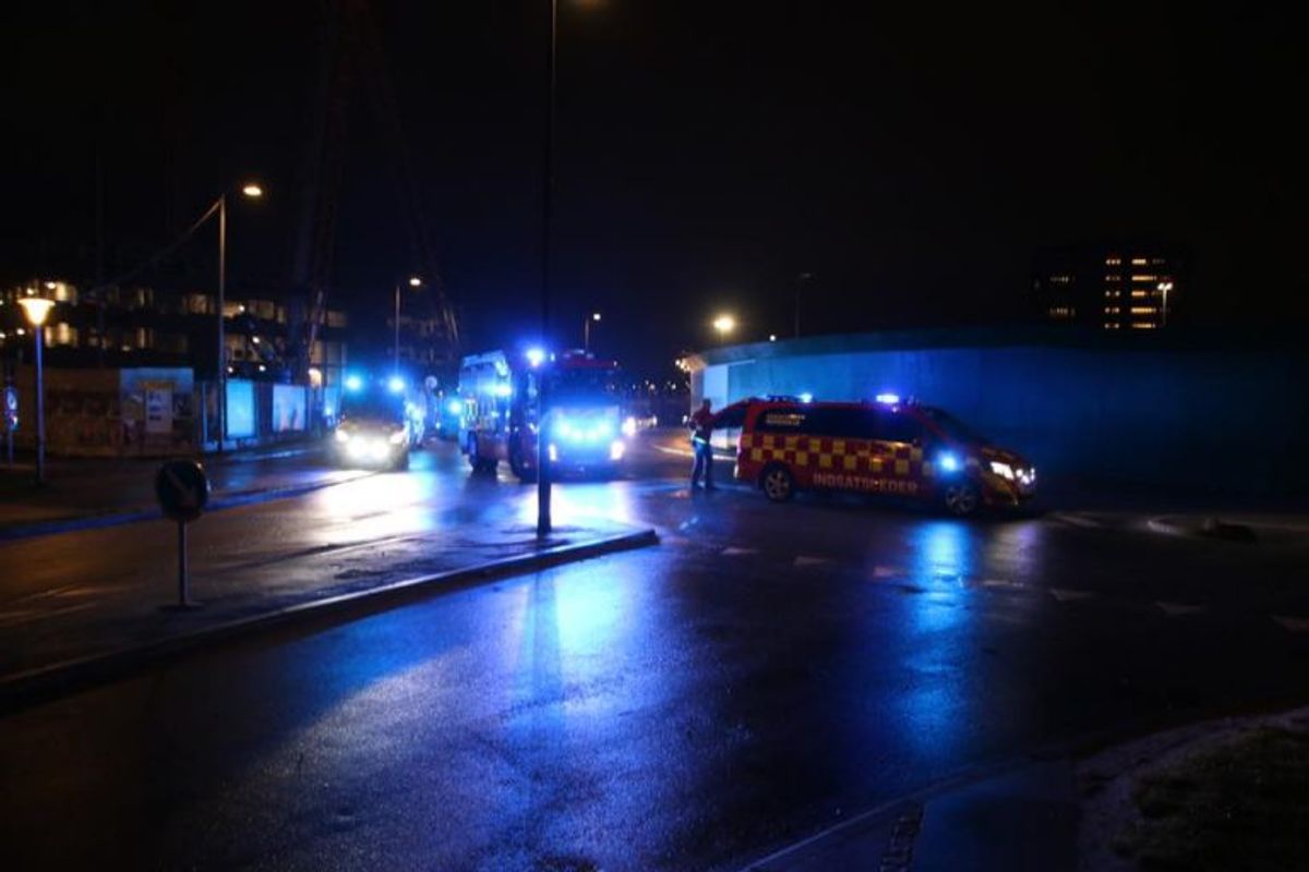 Både politi, ambulancer og brandvæsen ved Fisketorvet på grund af et ammoniakudslip. KLIK for flere billeder. Foto: Presse-fotos.dk.