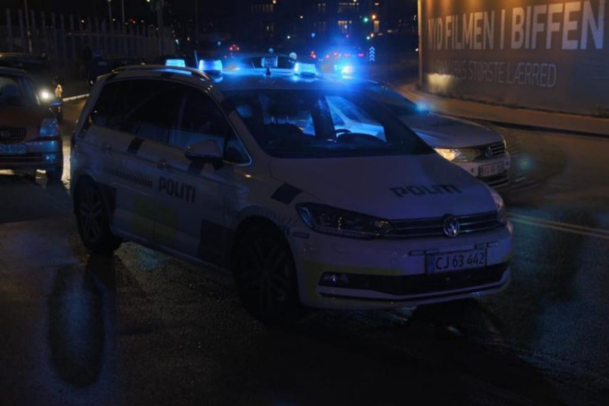 Både politi, ambulancer og brandvæsen ved Fisketorvet på grund af et ammoniakudslip. KLIK for flere billeder. Foto: Presse-fotos.dk.