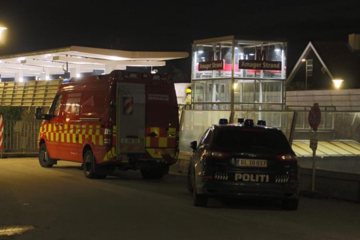 Metroen holdt stille i timevis efter påkørslen. KLIK FOR FLERE BILLEDER. Foto: Presse-fotos.dk