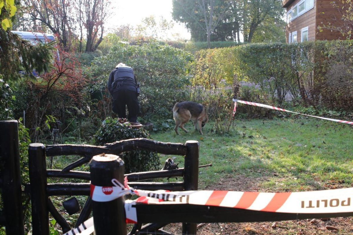 Der blev ledt efter ligdele i en kolonihave på Lenesvej. Foto: Presse-fotos.dk