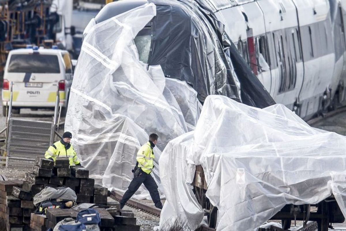 Ulykken var den blodigste af sin art i Danmark i 30 år. Klik og se flere billeder fra de uhyggelige dage. Foto: Scanpix