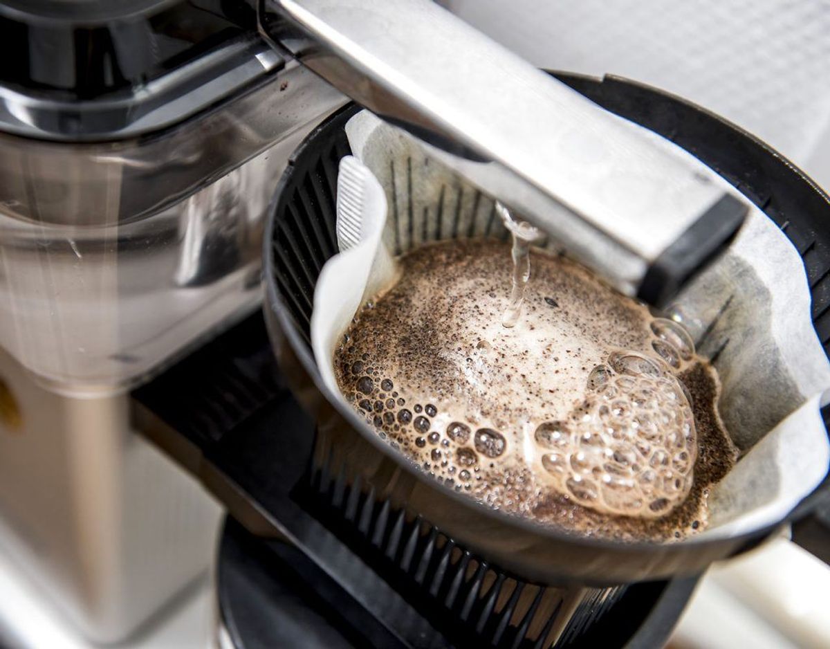 Ifølge en analyse dropper unge kaffedrikkere filterkaffen, som ældre foretrækker, til fordel for andre kaffetyper. Foto: Scanpix