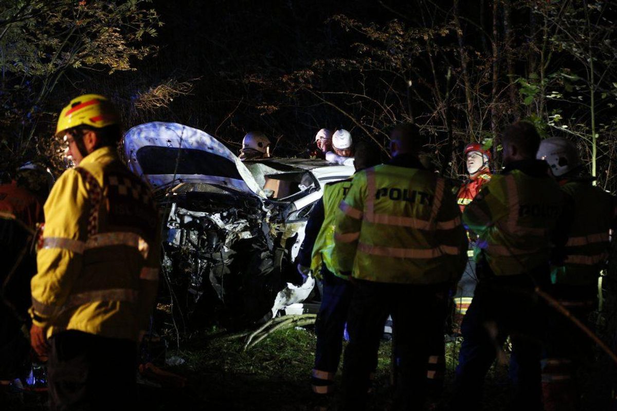 Politi, ambulance og redning er massivt til stede. KLIK VIDERE FOR FLERE BILLEDER. Foto: Presse-fotos.dk