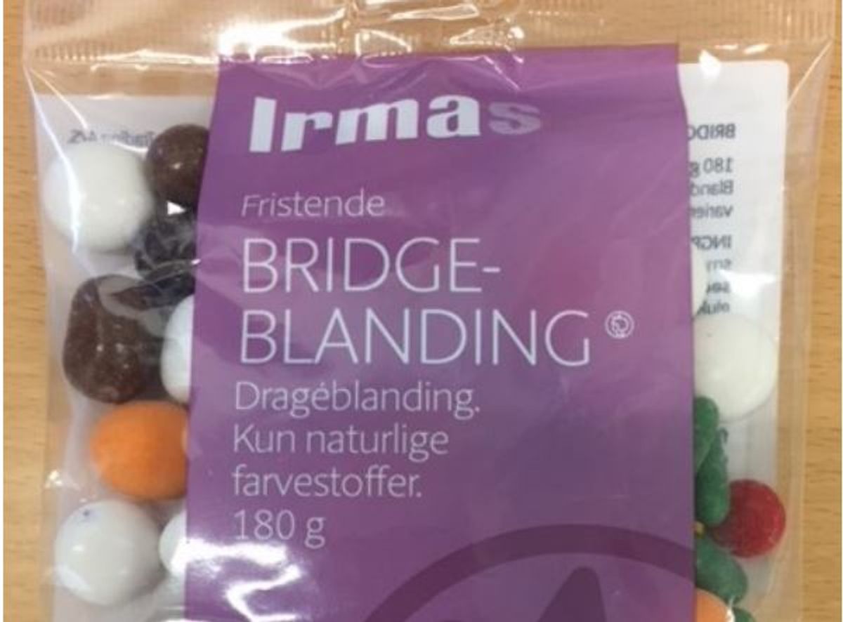 Carletti A/S tilbagekalder et parti Irma Bridge slikblanding, da der er risiko for forekomst af insekter i produktet.
Hvilken fødevare:
Irma Bridge Blanding (se billede af produktet her)
Nettovægt: 180 gram
Bedst før dato: 13/12/2020
EAN stregkode nr.: 5 701049332576
Solgt i:
Kvickly, SuperBrugsen, DagligBrugsen, Irma og på COOPmad.dk. Foto: Scanpix