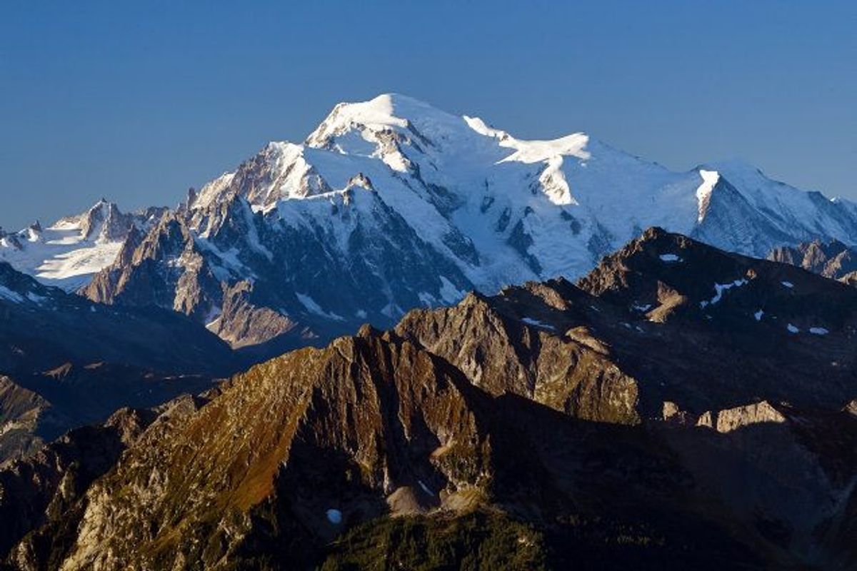 Mont Blanc eller Monte Bianco er med sine 4810 meter det højeste bjerg i Alperne. (Arkivfoto) Foto: Denis Balibouse/Reuters