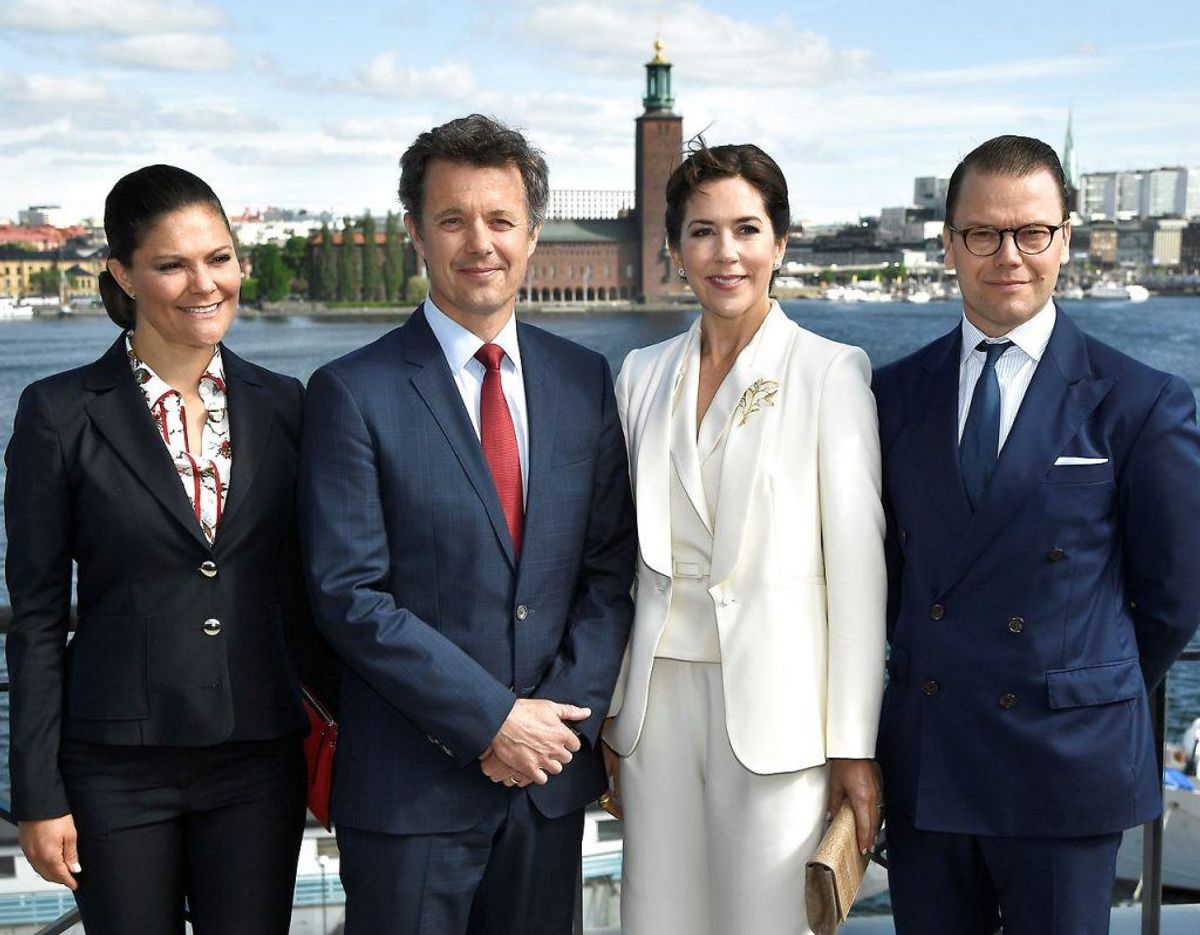 I den tid tager han og kronprinsesse Mary imod kronprinsesse Victoria og prins Daniel i forbindelse med en erhvervsfremstød i København, ligesom også det danske kronprinspar var på i Sverige. Foto: Scanpix