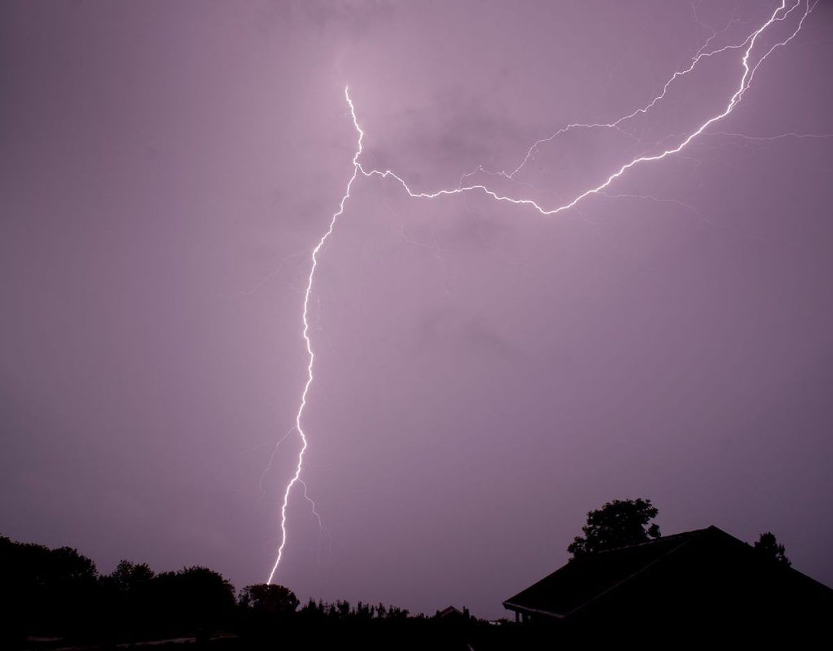 Inden da skal vi gennem søndag, hvor der i Jylland og på Fyn kan komme tordenvejr i løbet af eftermiddagen. Foto: Scanpix