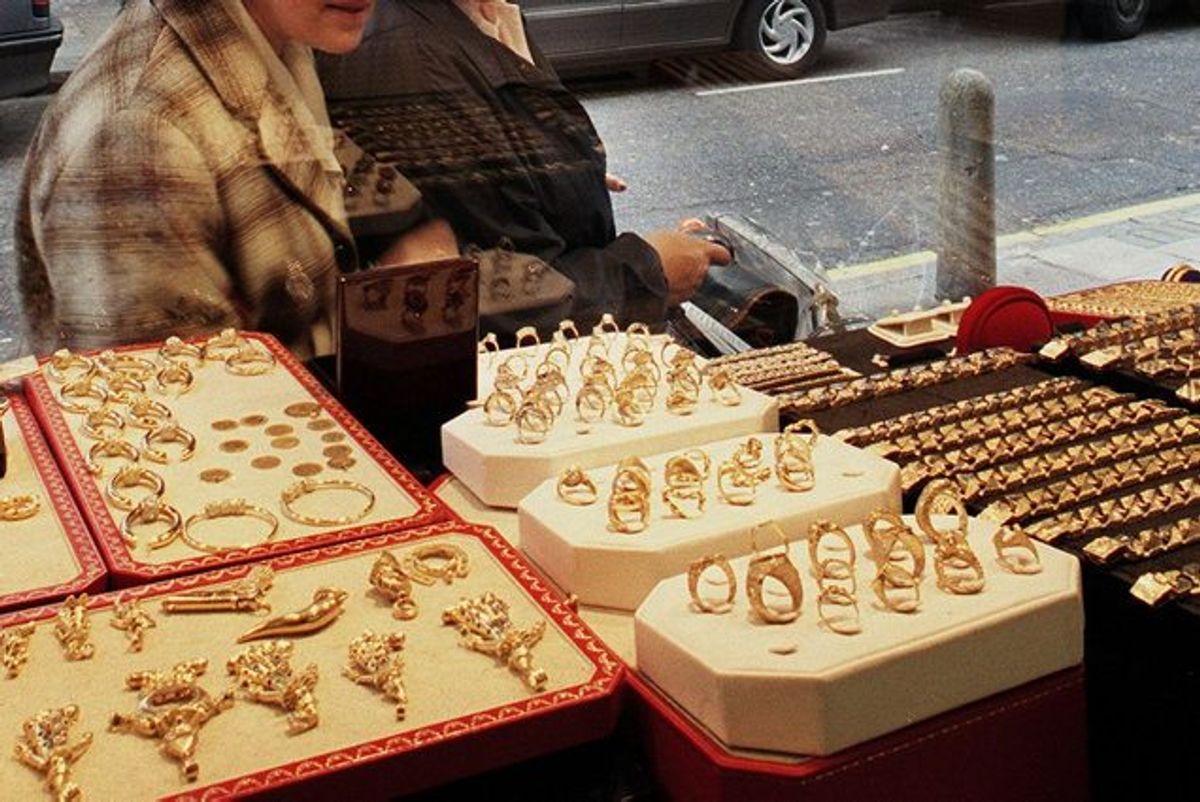 Produkter i både guld og sølv, der ikke bliver brugt til noget derhjemme, kan give lidt ekstra kroner i kassen. Foto: Adrian Dennis/Scanpix KLIK for mere.