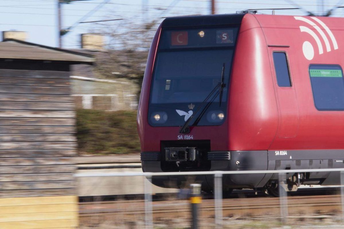 Du må ikke medbringe den i det offentlige rum – for eksempel tog, bus eller bil. Foto: Colourbox.
