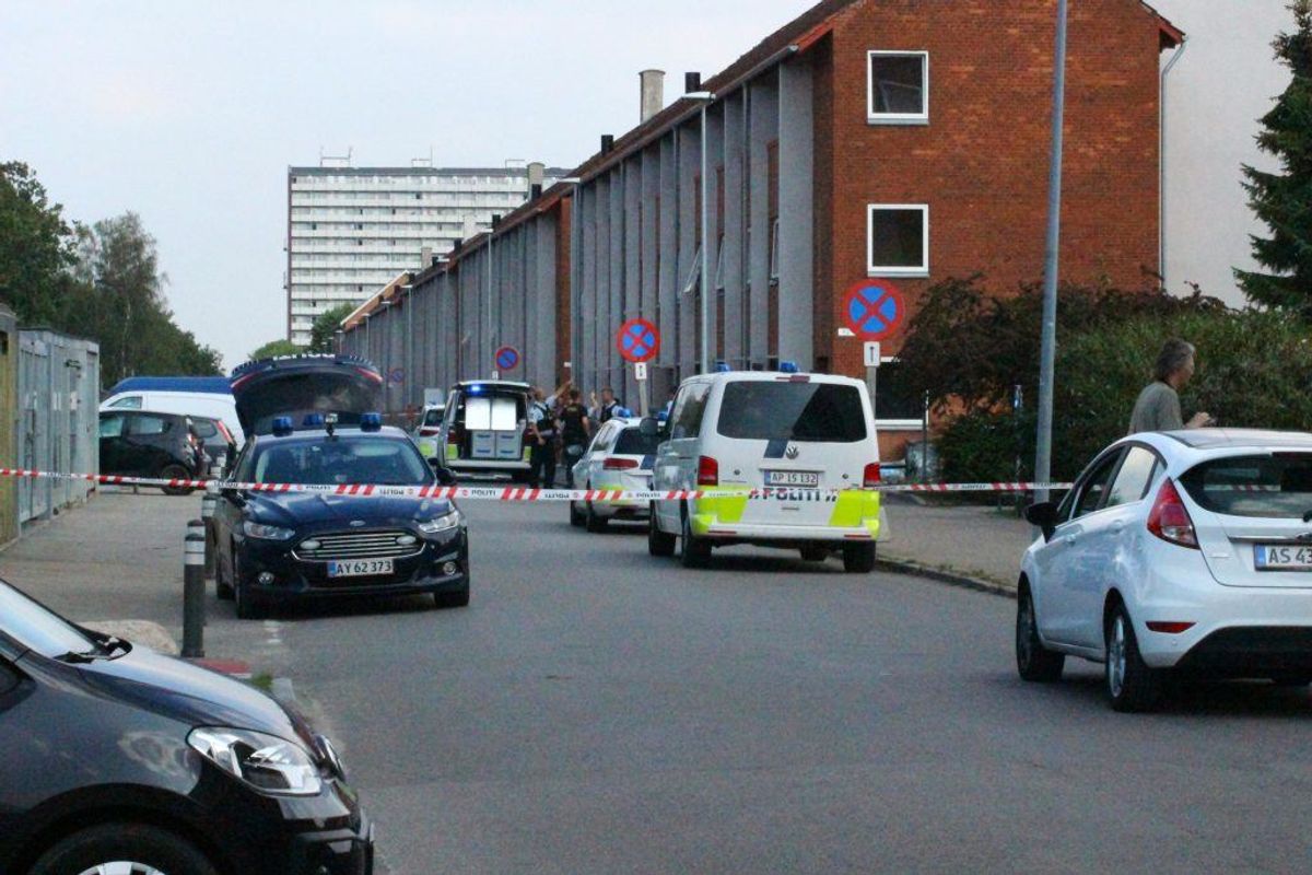 Siden viste det sig, at der var tale om et knivstikkeri. Foto: Presse-fotos.dk