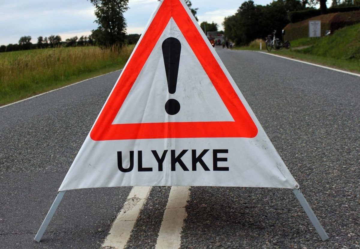 En bil kom i slinger, ramte autoværnet og snurrede rundt på Esbjergmotorvejen fredag eftermiddag. Foto: Elo Christoffersen/ Arkiv
