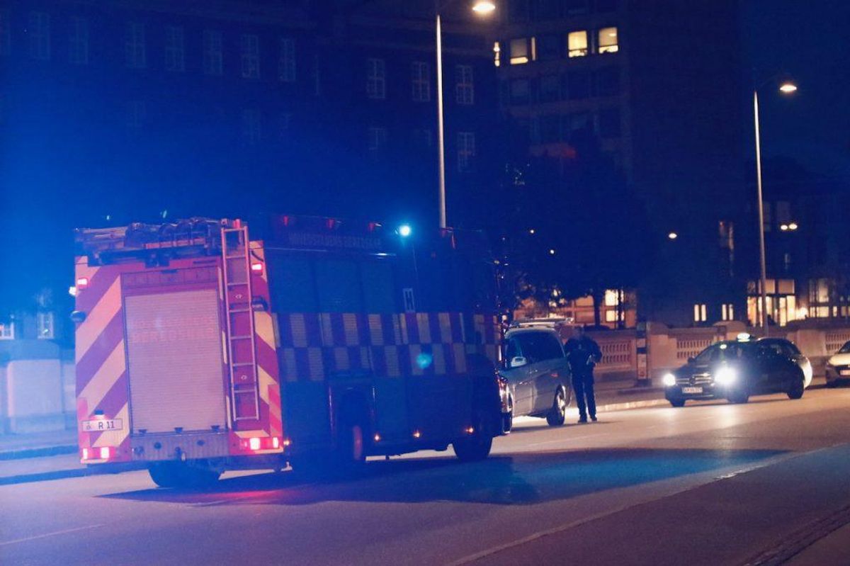 En 15-årig dreng er stukket tre gange med en kniv. KLIK for flere billeder. Foto: Presse-fotos.dk.