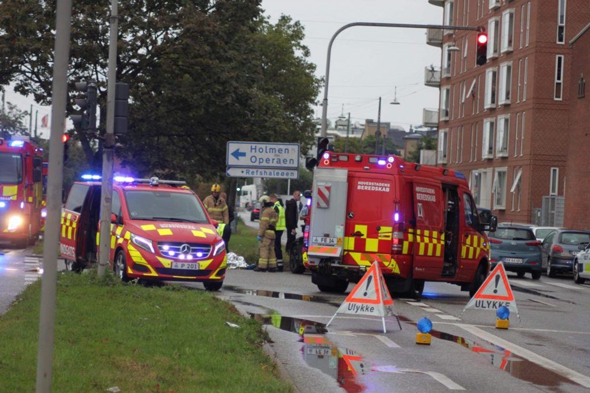 Politi og redning er massivt til stede. KLIK VIDERE FOR FLERE BILLEDER. Foto: Presse-fotos.dk