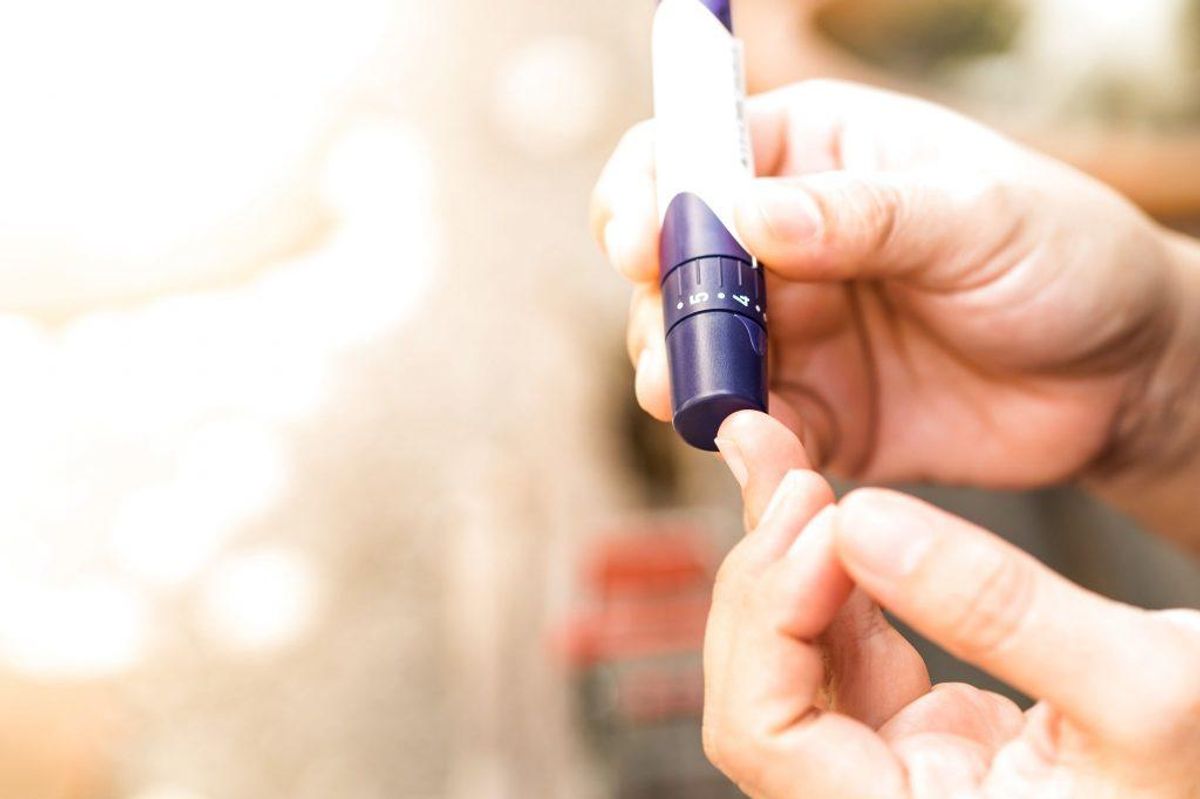 Type 2-diabetes er også kendt som sukkersyge. Er man hårdt ramt, kan sygdommen kræve insulinbehandling. Sygdommen er kronisk, og den kan føre til øjensygdom, nyresygdom, nervesygdom og øget åreforkalkning. Det er svært at opgøre, hvor mange danskere der faktisk lider af sygdommen, da rigtig mange har det uden at vide det. Vurderingen er, at op mod 150.000 danskere lider af Type 2-diabetes, og at lige så mange mennesker har det uden at vide det. Foto: Scanpix.
