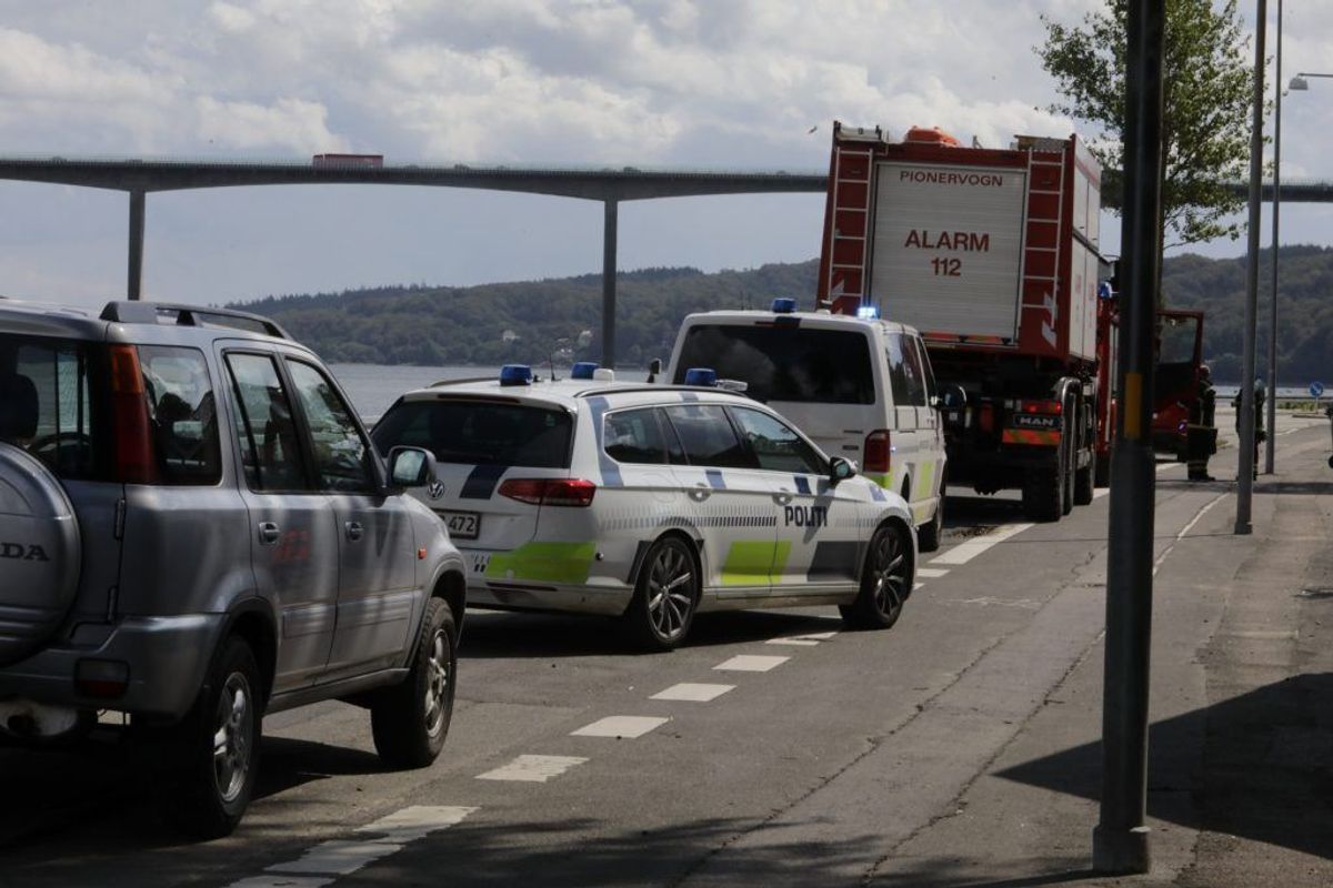 Ifølge DSB er en person ramt af et tog. Derfor er togdriften i øjeblikket indstillet. KLIK for flere billeder. Foto: Presse-fotos.dk.