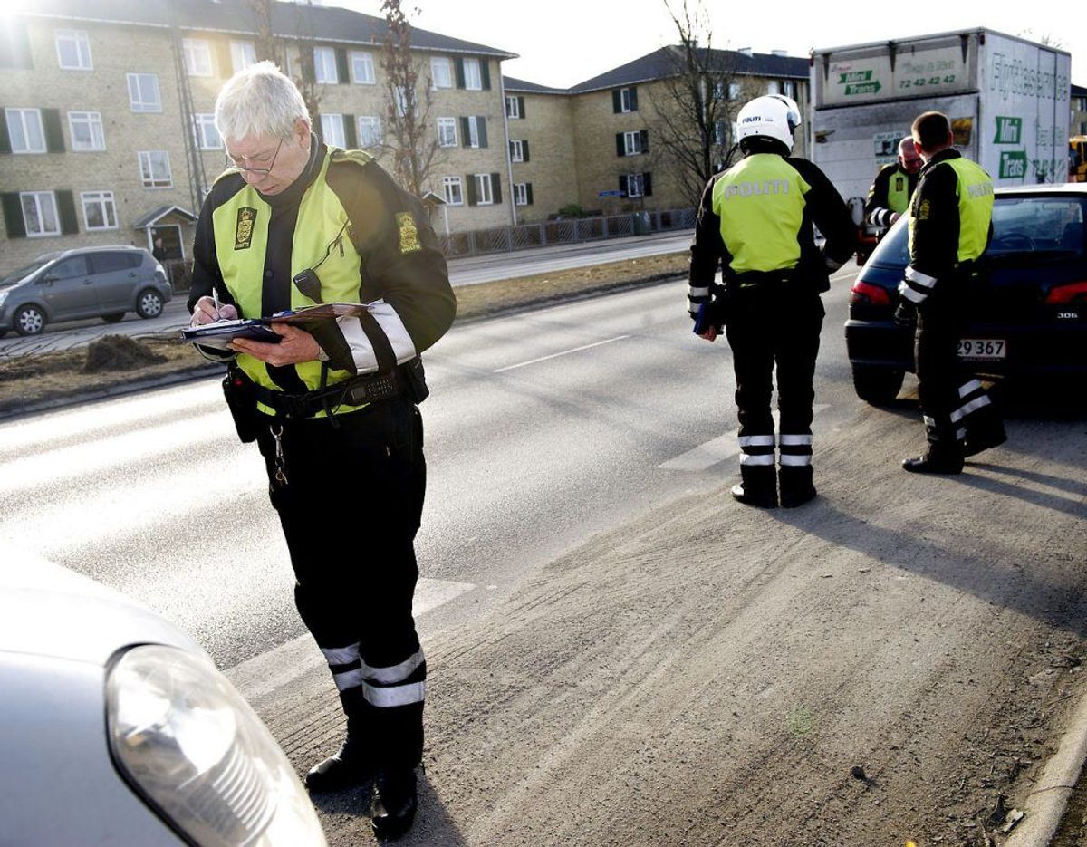2. Forældrenes trafikale adfærd, herunder parkering, i forbindelse med aflevering af børn ved skolerne. Foto: Scanpix
